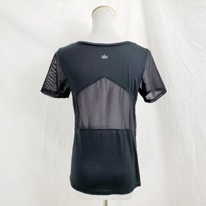 Alo Yoga Luxx black mesh panel tee size XS